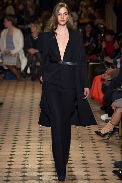 Look 19
